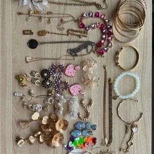 Mixed Costume Jewelry Lot Necklaces Bracelets Earrings Bundle